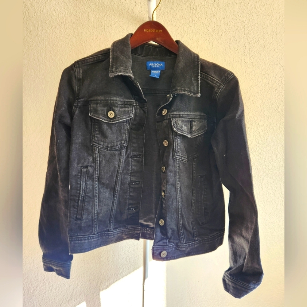 Like New! Arizona Black Denim Trucker Jacket. Size Medium